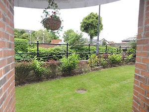 Canalside Apartment - Watch the house boats sail by into Chester